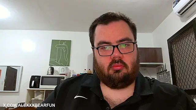 Snapshot of alexxxbear chatting on February 22, 2025, 4:29 am alexxxbear online show from February 22, 2025, 4:29 am