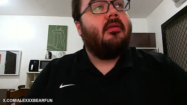 Snapshot of alexxxbear chatting on February 26, 2025, 1:19 pm alexxxbear online show from February 26, 2025, 1:19 pm