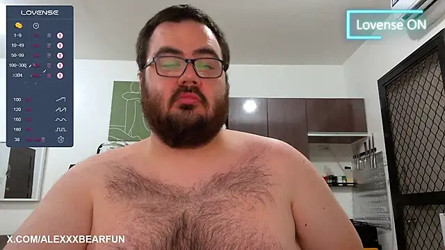 Snapshot of alexxxbear chatting on February 27, 2025, 10:42 pm alexxxbear online show from February 27, 2025, 10:42 pm