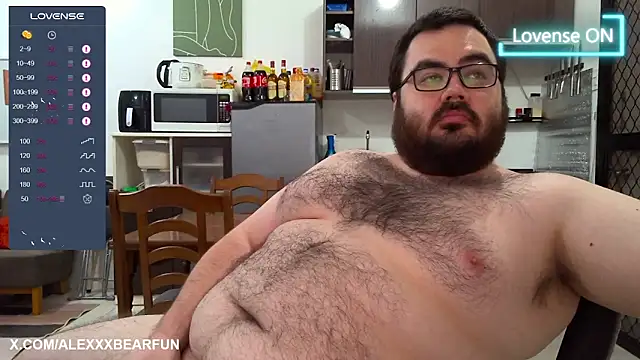 Snapshot of alexxxbear chatting on March 6, 2025, 8:27 pm alexxxbear online show from March 6, 2025, 8:27 pm