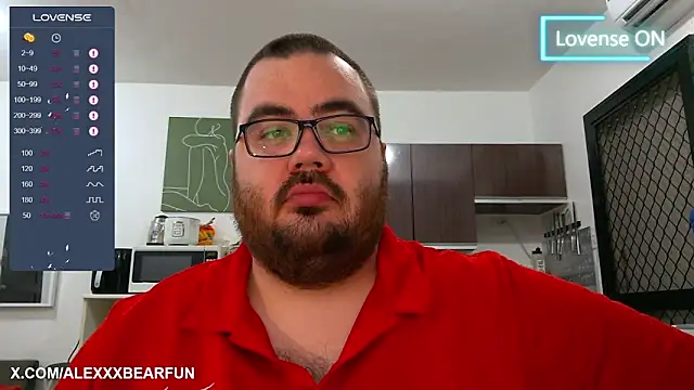 Snapshot of alexxxbear chatting on March 13, 2025, 5:39 pm alexxxbear online show from March 13, 2025, 5:39 pm