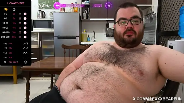 Snapshot of alexxxbear chatting on September 19, 2025, 10:21 pm alexxxbear online show from September 19, 2025, 10:21 pm