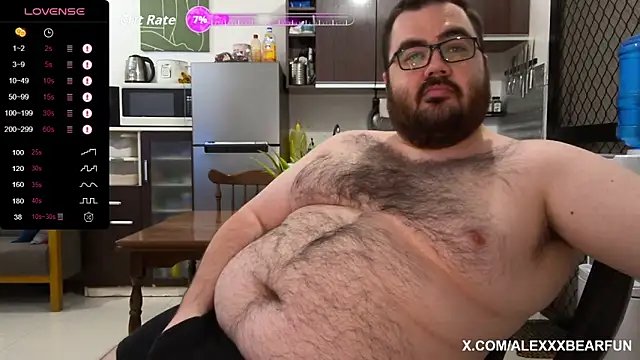 Snapshot of alexxxbear chatting on September 26, 2025, 8:35 pm alexxxbear online show from September 26, 2025, 8:35 pm