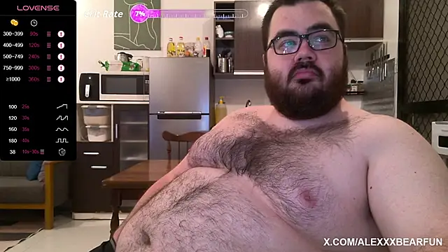 Snapshot of alexxxbear chatting on October 9, 2025, 11:03 pm alexxxbear online show from October 9, 2025, 11:03 pm