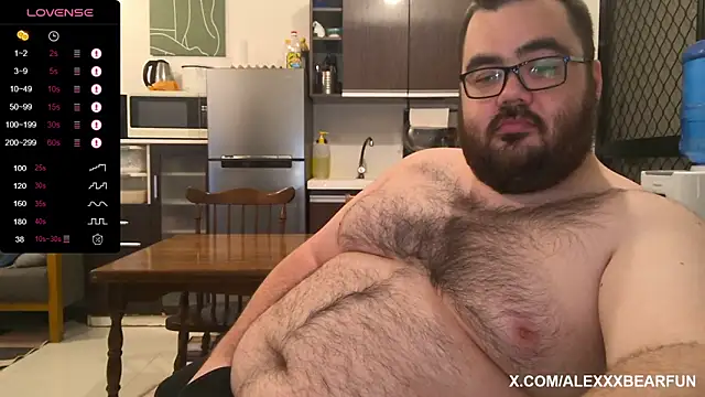 Snapshot of alexxxbear chatting on November 12, 2025, 11:54 am alexxxbear online show from November 12, 2025, 11:54 am