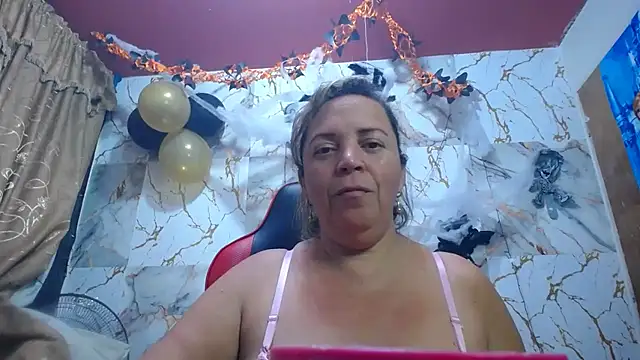 Snapshot of alina_maturehot chatting on October 23, 2025, 12:32 am alina maturehot online show from October 23, 2025, 12:32 am