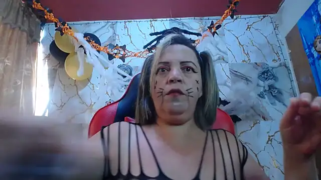 Snapshot of alina_maturehot chatting on October 31, 2025, 9:16 pm alina maturehot online show from October 31, 2025, 9:16 pm