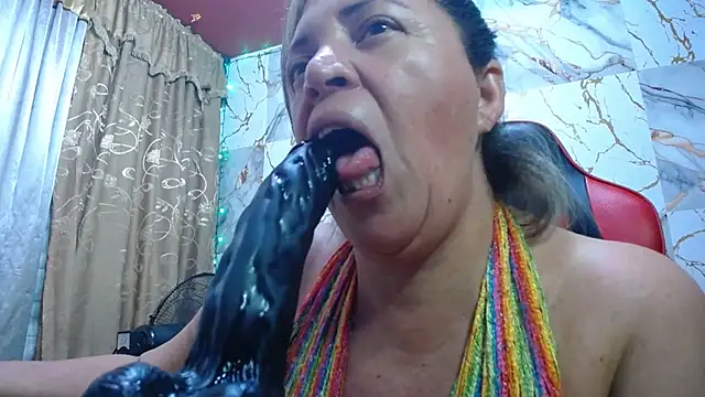 Snapshot of alina_maturehot chatting on November 10, 2025, 8:13 am alina maturehot online show from November 10, 2025, 8:13 am