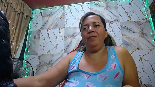 Snapshot of alina_maturehot chatting on November 23, 2025, 9:20 am alina maturehot online show from November 23, 2025, 9:20 am