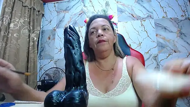 Snapshot of alina_maturehot chatting on December 5, 2025, 7:39 am alina maturehot online show from December 5, 2025, 7:39 am