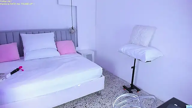 isolari  online show from December 13, 2024, 4:22 am