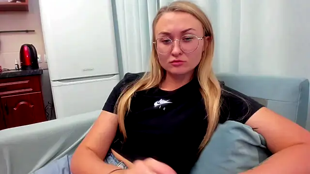 Snapshot of your_Goddess_Eva chatting on September 17, 2025, 8:10 pm your Goddess Eva online show from September 17, 2025, 8:10 pm