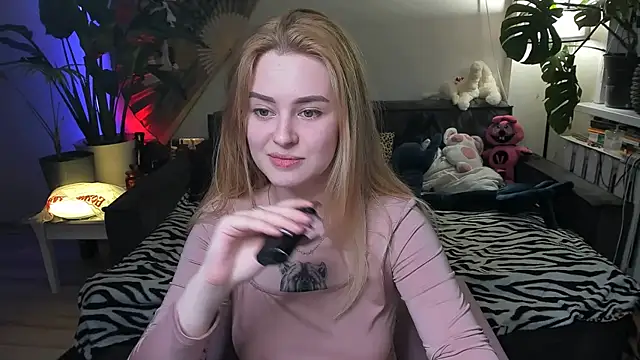 Alexa Pirs online show from March 17, 2026, 4:21 pm