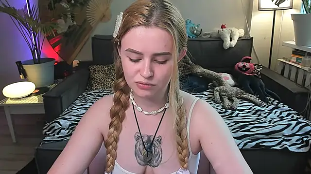 Snapshot of Alexa_Pirs chatting on June 14, 2026, 1:02 pm Alexa Pirs online show from June 14, 2026, 1:02 pm