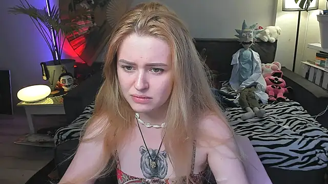 Snapshot of Alexa_Pirs chatting on July 22, 2026, 4:32 pm Alexa Pirs online show from July 22, 2026, 4:32 pm