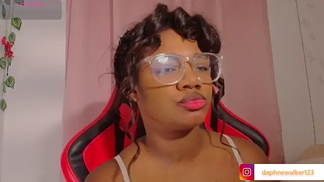 Daphnewalker   online show from February 1, 2026, 11:53 am