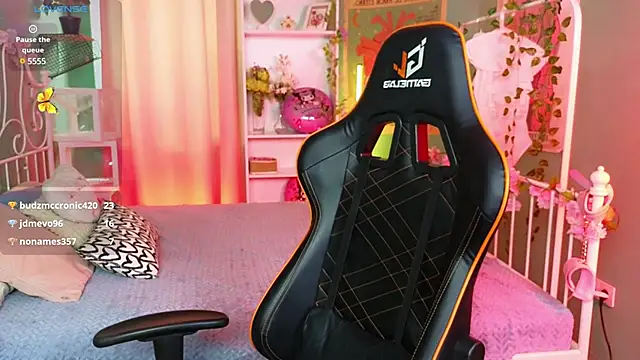 Snapshot of MizukiNoYoru chatting on March 10, 2025, 1:43 pm MizukiNoYoru online show from March 10, 2025, 1:43 pm