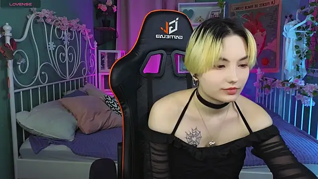 Akemi Sora  online show from March 1, 2025, 3:38 pm