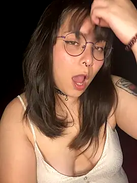 Snapshot of Solo_yoss chatting on October 4, 2025, 6:55 am Solo yoss online show from October 4, 2025, 6:55 am