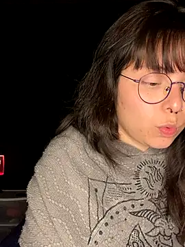 Snapshot of Solo_yoss chatting on October 17, 2025, 6:05 am Solo yoss online show from October 17, 2025, 6:05 am