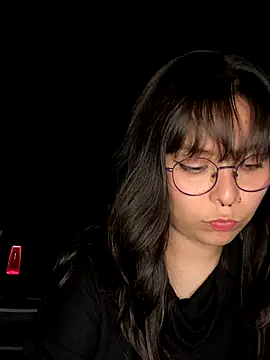 Snapshot of Solo_yoss chatting on November 4, 2025, 6:45 am Solo yoss online show from November 4, 2025, 6:45 am