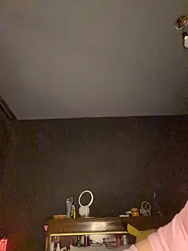 Snapshot of Solo_yoss chatting on November 24, 2025, 6:35 am Solo yoss online show from November 24, 2025, 6:35 am