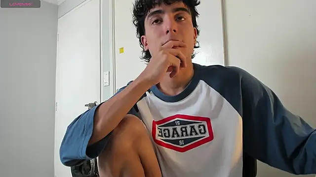 salvatore montt online show from March 9, 2025, 5:49 pm