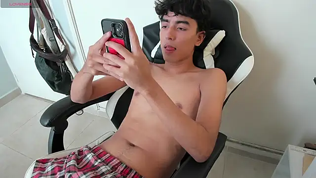 salvatore montt online show from March 10, 2025, 6:34 pm