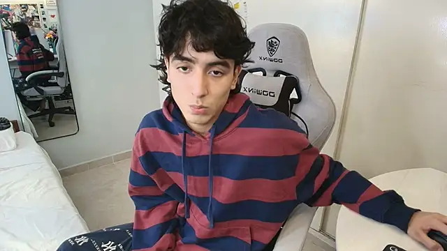 salvatore montt online show from November 29, 2025, 6:44 pm