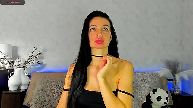 Tina Mart online show from November 5, 2025, 11:21 am