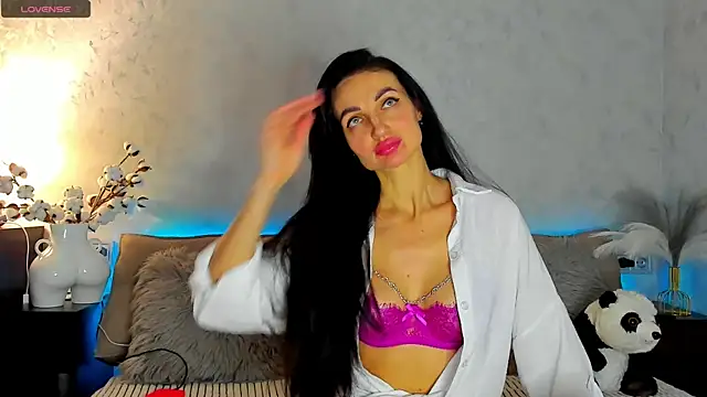 Tina Mart online show from November 13, 2025, 7:57 pm