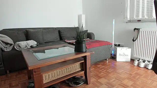 molicaremolicare online show from November 13, 2025, 10:36 am