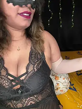 Snapshot of WifyHubby_38 chatting on March 19, 2025, 7:27 pm WifyHubby 38 online show from March 19, 2025, 7:27 pm