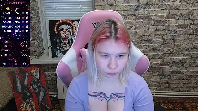 Little kitsune1707 online show from November 23, 2025, 7:19 am