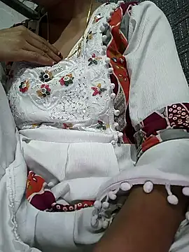 Snapshot of lovely----bhabhi chatting on February 11, 2026, 1:32 am lovely----bhabhi online show from February 11, 2026, 1:32 am