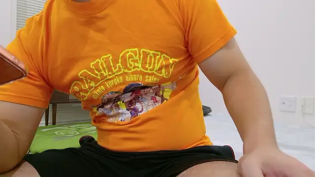 Snapshot of YARASERO-kun chatting on October 8, 2025, 12:47 pm YARASERO-kun online show from October 8, 2025, 12:47 pm