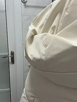 Snapshot of jinj-a chatting on February 13, 2025, 5:05 am jinj-a online show from February 13, 2025, 5:05 am