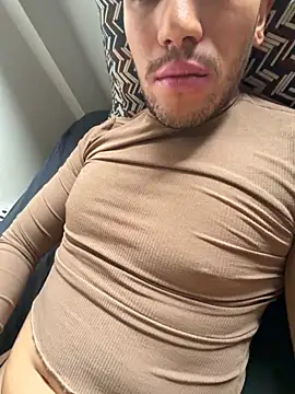 Snapshot of yaxxx03 chatting on November 9, 2025, 12:25 pm yaxxx03 online show from November 9, 2025, 12:25 pm