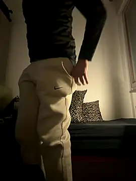 Snapshot of yaxxx03 chatting on November 20, 2025, 7:24 pm yaxxx03 online show from November 20, 2025, 7:24 pm