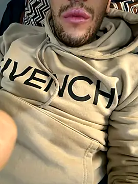 Snapshot of yaxxx03 chatting on November 21, 2025, 4:38 pm yaxxx03 online show from November 21, 2025, 4:38 pm