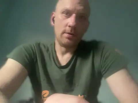 Snapshot of Krzysiekg123 chatting on February 22, 2025, 5:55 am Krzysiekg123 online show from February 22, 2025, 5:55 am