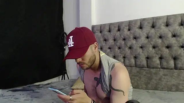 aczino vel online show from February 16, 2025, 12:41 am