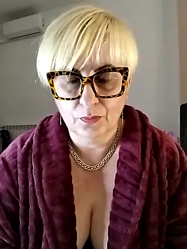 Snapshot of Pumabionda chatting on March 3, 2026, 11:43 pm Pumabionda online show from March 3, 2026, 11:43 pm