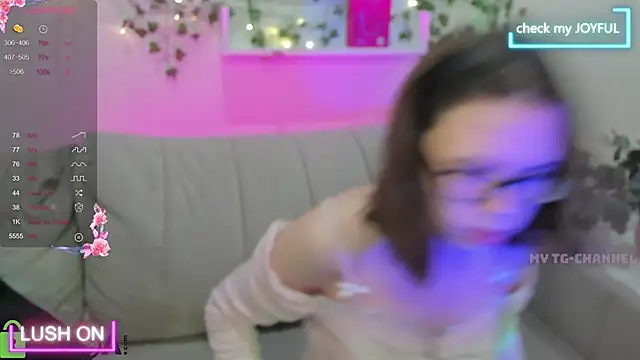 Chio Mio online show from October 4, 2025, 2:42 am