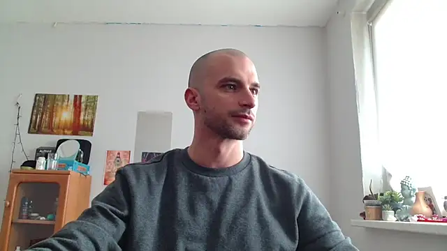 Snapshot of OskarBreno chatting on May 1, 2026, 1:26 pm OskarBreno online show from May 1, 2026, 1:26 pm
