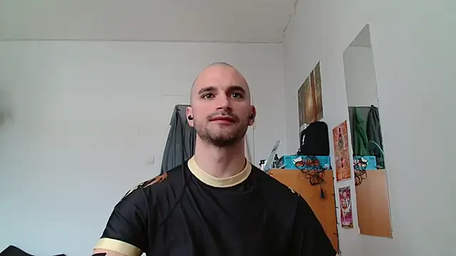 Snapshot of OskarBreno chatting on May 21, 2026, 8:10 am OskarBreno online show from May 21, 2026, 8:10 am