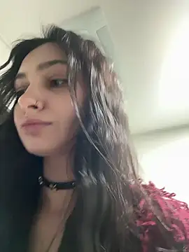 lunalovelee online show from February 8, 2026, 1:03 pm