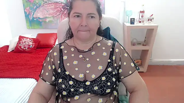 leonela 69 online show from December 15, 2025, 3:16 pm