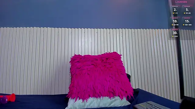 Aida-nicolle online show from November 26, 2025, 10:16 am