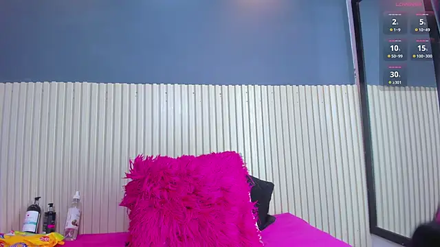 Aida-nicolle online show from November 28, 2025, 10:18 am